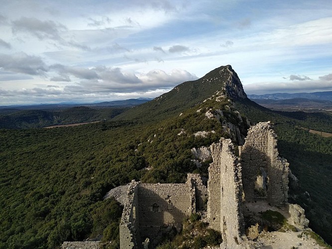 A L'OMBRE DU CHATEAU DE MONTFERRAND