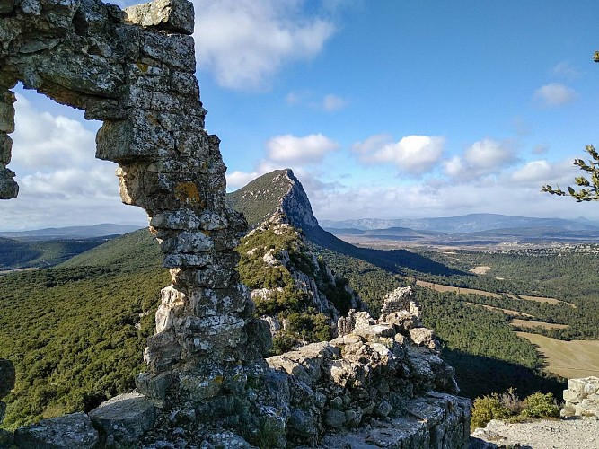 A L'OMBRE DU CHATEAU DE MONTFERRAND