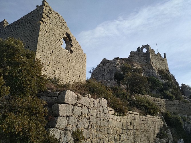 A L'OMBRE DU CHATEAU DE MONTFERRAND