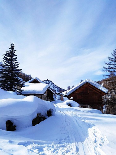 Snowshoeing to the Granon chalets