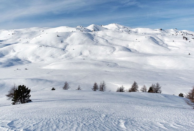 The Bousson pass on snowshoes_Cervières