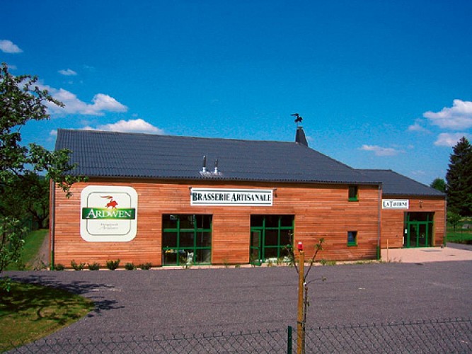 Escapades sur les Crêtes n°64  - La source de la Vence (Launois-sur-Vence)