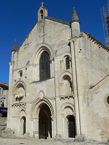 Airvault, "Petite Cité de Caractère"