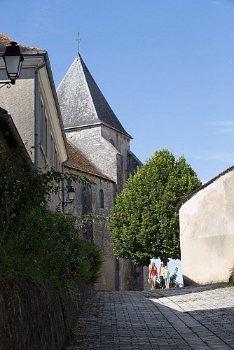 Chemin d'eau, chemin de fer - Dans les ruelles à Château Naillac