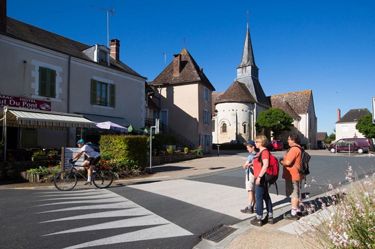 Du sable au roc - En arrivant dans le bourg de Rivarennes