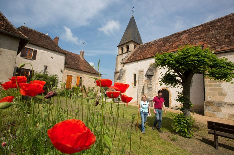 Le moulin de Saint-Civran - En passant par l'église