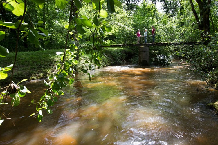 Le moulin de Saint-Civran - Passage au-dessus de l'Abloux