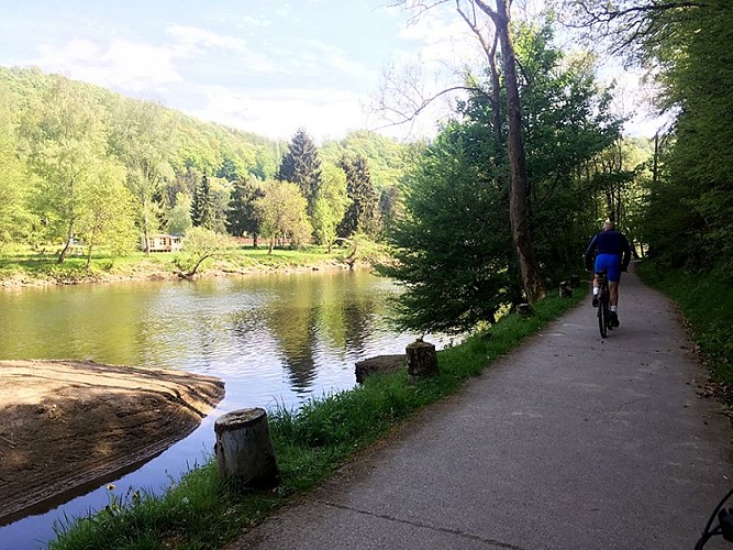Bikes-trains & landscapes - Ourthe Valley