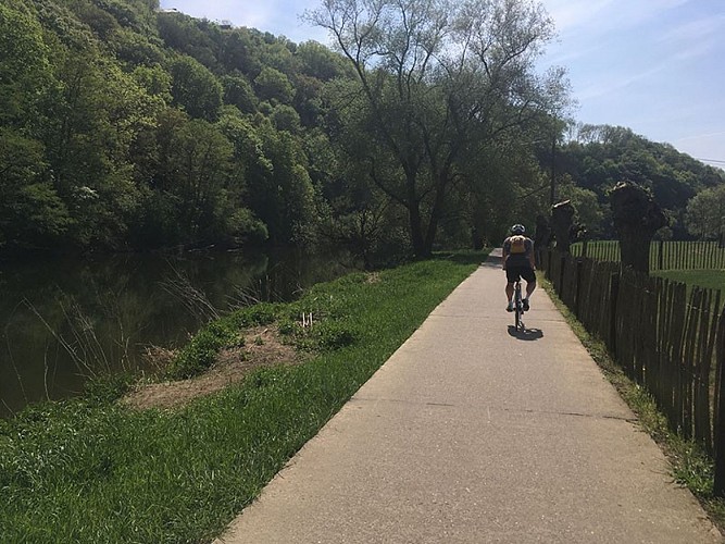 Bikes-trains & landscapes - Ourthe Valley