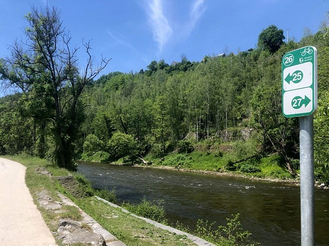 Balades Vélos-Trains & Paysages - La Vallée de l’Ourthe - Ravel de Poulseur