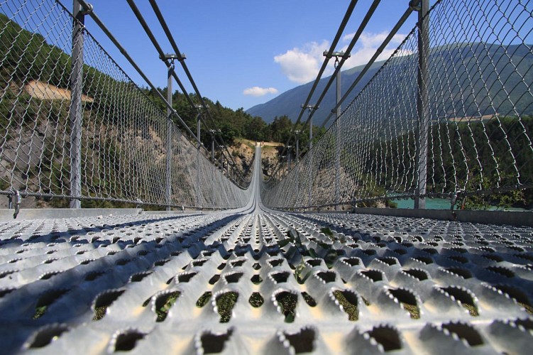 The tour of the Himalayan Bridges of Monteynard-Avignonet