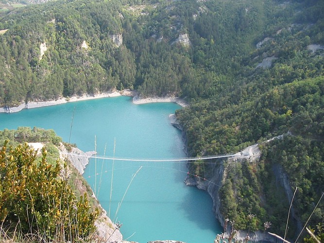 Giro a piedi : Les passerelles du lac de Monteynard-Avignonet