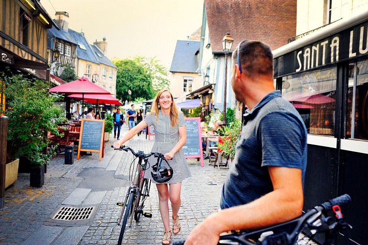 Balade à vélo électrique autour des villages pittoresques normands depuis Deauville
