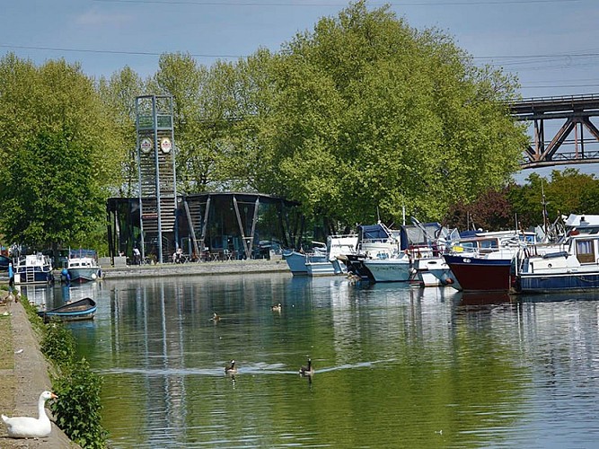 Cycling and hiking tours - Between Meuse and canal