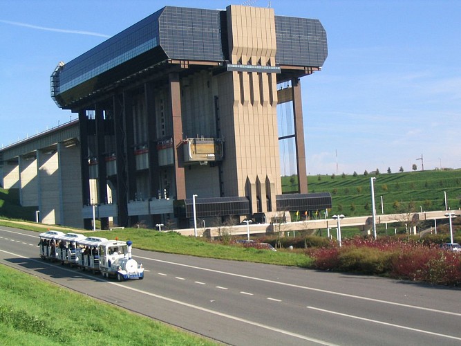 Croisière en bateau sur le Canal du Centre