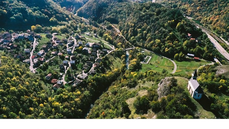 Chapelle St Jacques et Roc Pupin
