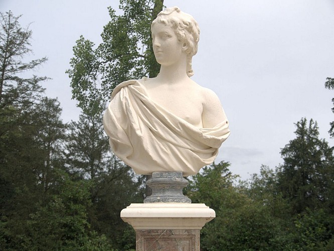 Spaziergang der Königin im Garten von Versailles