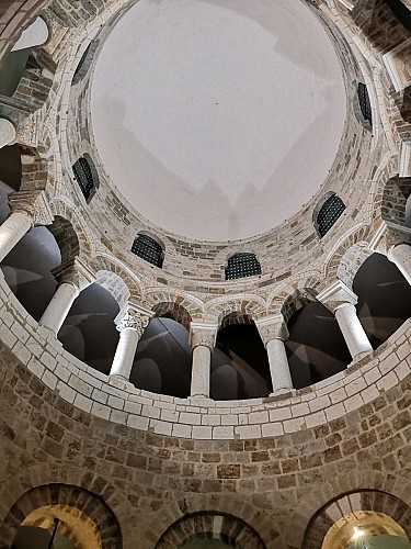 Basilique de Neuvy St Sépulchre