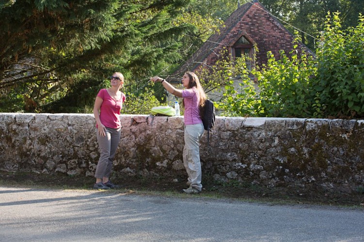 L'eau, la terre, l'air, le feu - Toit de l'ancien magasin en arrière plan