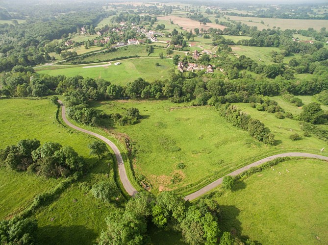 Les coteaux de l'Abloux - Vue aérienne de la vallée