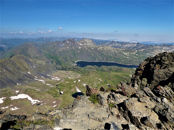 Vue sur le Lanoux et les cimes andorranes et ariégeoises