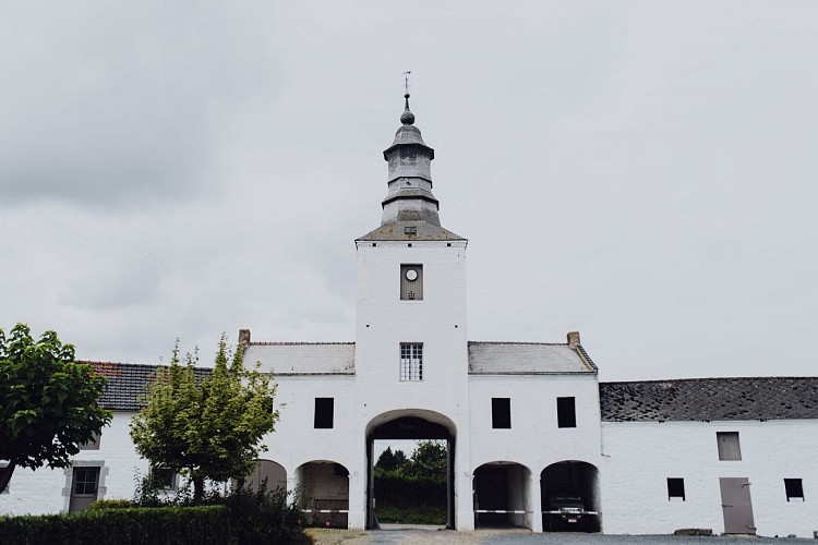 Walk in the countryside, Clocher farm in Erquelinnes