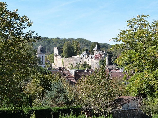 Montignac - vue sur le chateau 3