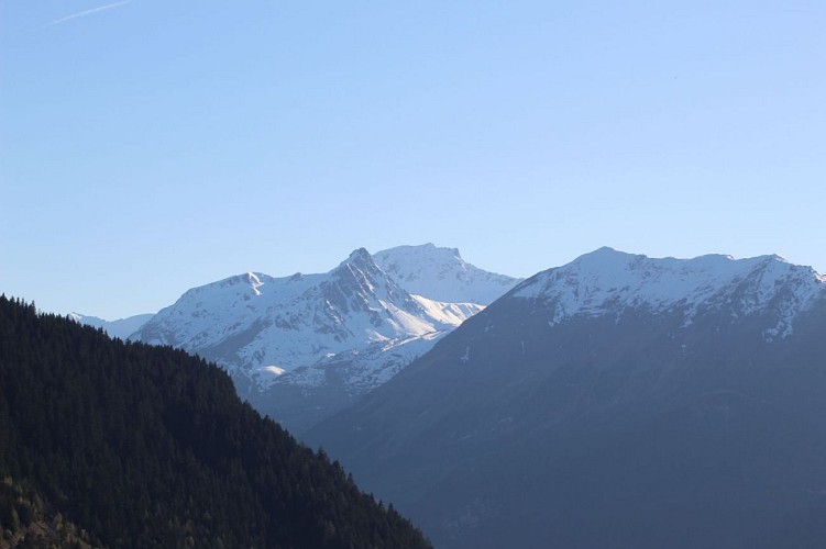Vue sur la vallée des Bellevilles depuis Pré Communal