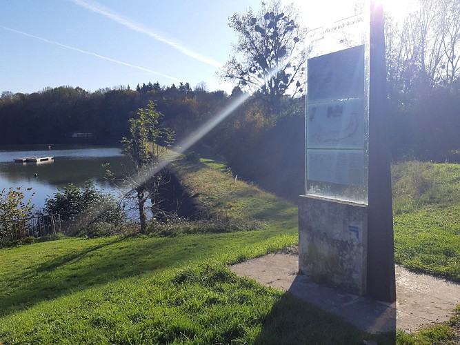 plan d'eau de la base de loisirs du Lambon