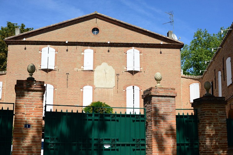 3-Maison au cadran solaire