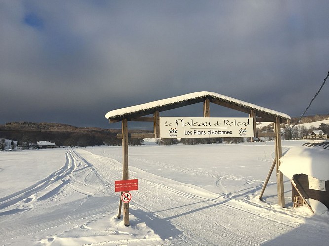 Ski de fond sur le Plateau de Retord aux Plans d'Hotonnes