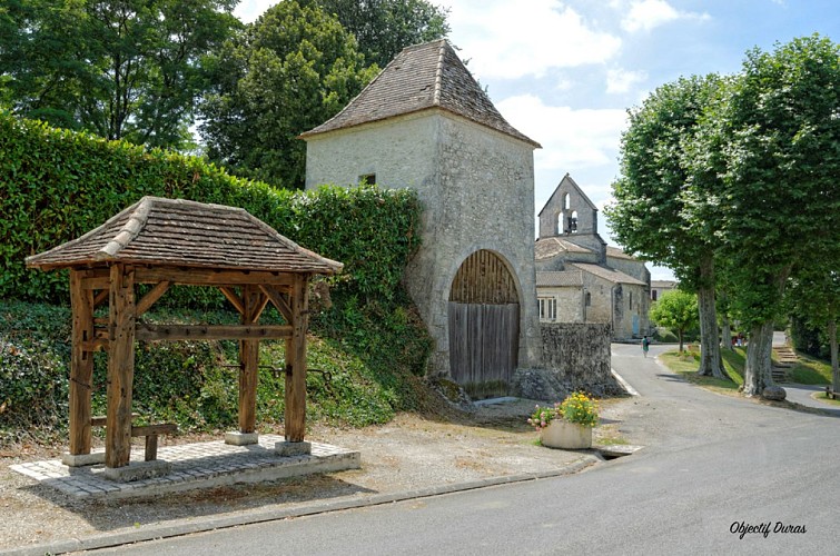 Lou Tramail - porte pigeonnier - Pierre du diable