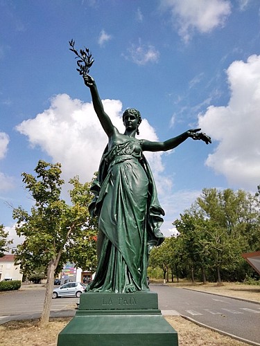 Statue La Paix 03
