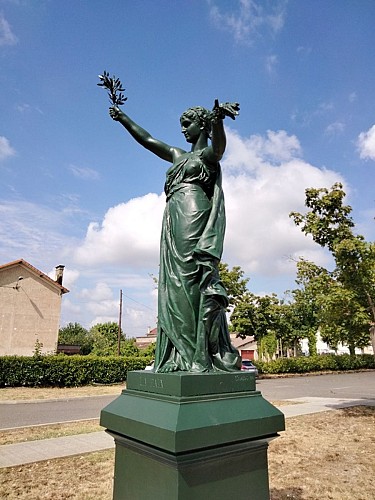 Statue La Paix 02