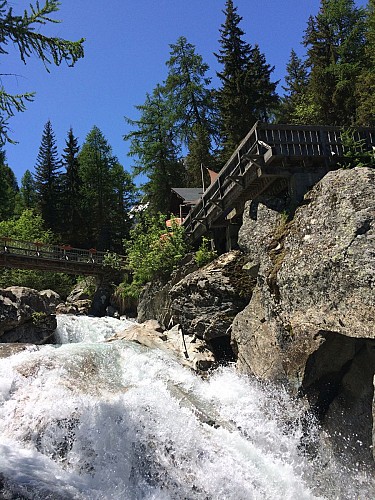 Bérard waterfall trail