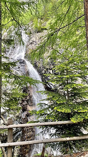 The Barberine Waterfall trail