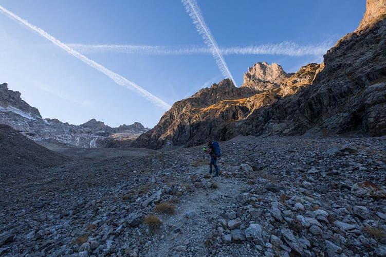 Il lago e il rifugio Pavé