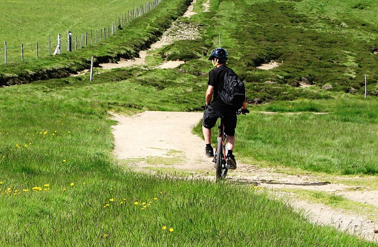 N° 26 - Le col des Supeyres - Espace VTT-FFC Massif des Bois Noirs