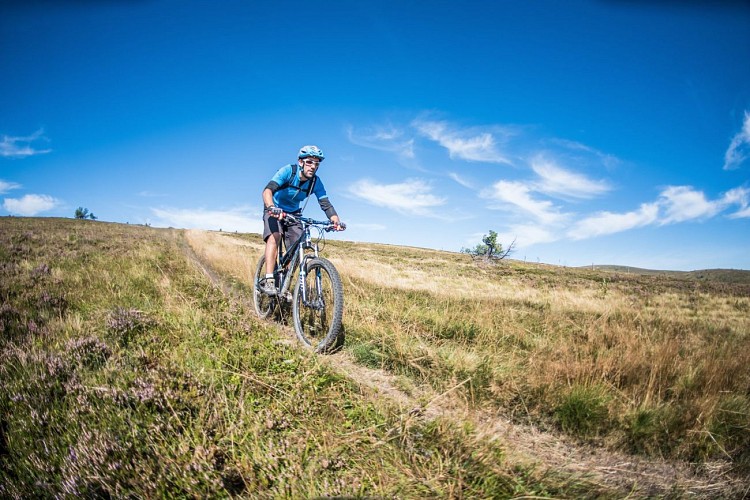 N° 3 - Cervières - Espace VTT-FFC Massif des Bois Noirs