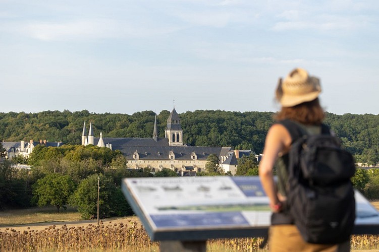 Circuit de randonnée : Forêt et architecture_Fontevraud-l'Abbaye