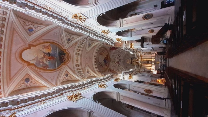 Intérieur de la Cathédrale Saint-Michel