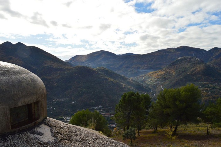 Vestiges militaires du Mont Agaisen et Mont Barbonnet