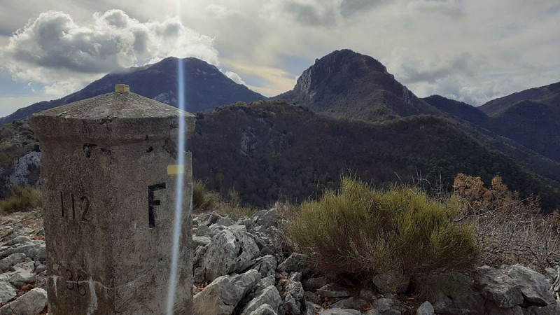Tête de Cuore et borne frontière du Cuore