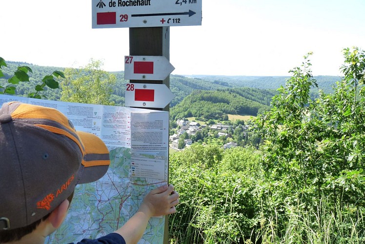 Rochehaut - panneau promenades - balise - enfant (AV) (3)