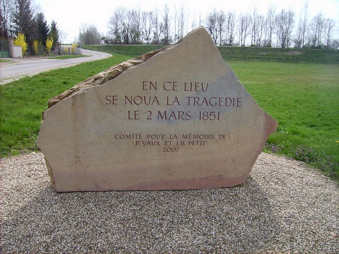 Stèle Vaux et Petit