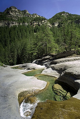 Pont de la Serre, Les Vasques de la Lance