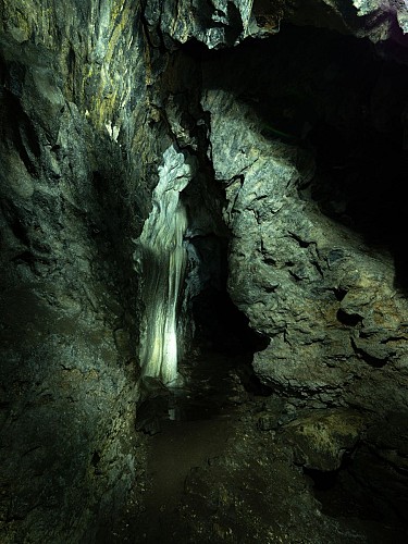 La grotte des fées à Ferrières-sur-Sichon