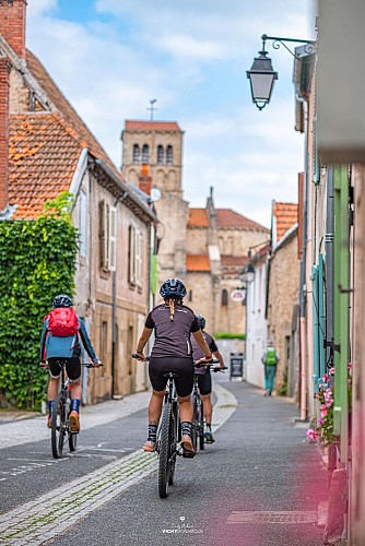 Rue à Châtel-Montagne
