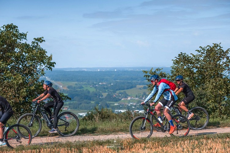 Circuit VTT n°94 à Châtel-Montagne