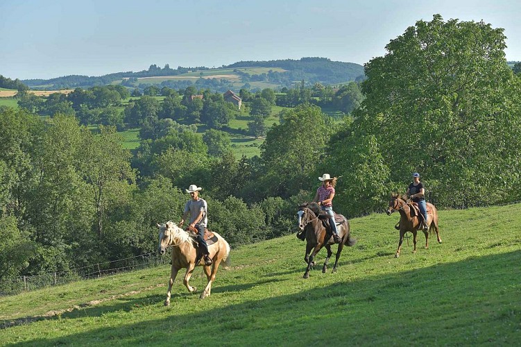 Randonnée équestre à Ferrières-sur-Sichon